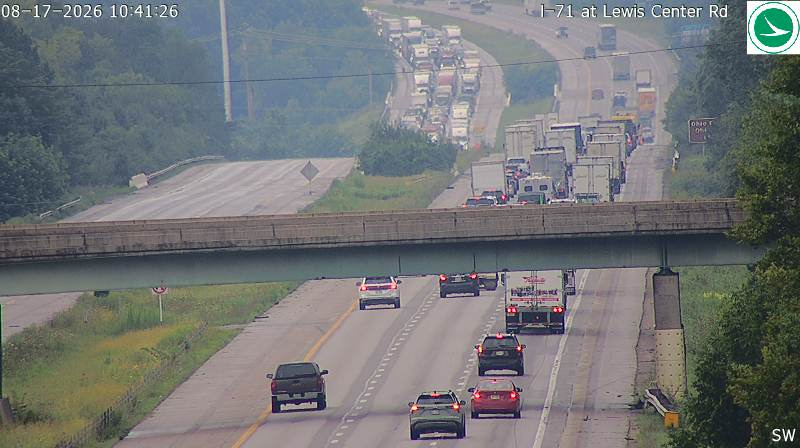 Traffic backs up on northbound Interstate 71 near Lewis Center Road after a crash involving two semi-trucks and a passenger vehicle closed the highway beyond Polaris Parkway on Aug. 17, 2026.
