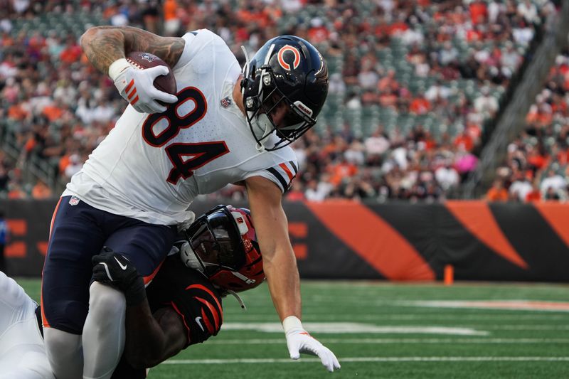 Bengals Shaka Heyward (50) comes after Bears Colston Loveland (84) during their game against the Bears at Paycor Stadium on Saturday August 22, 2026.