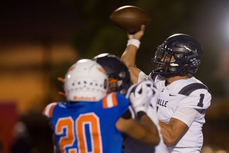 Del Valle’s Jake Fette (1) throws the ball during a football game against Canutillo at Canutillo in El Paso, Texas, on Friday, Sept. 20, 2024.