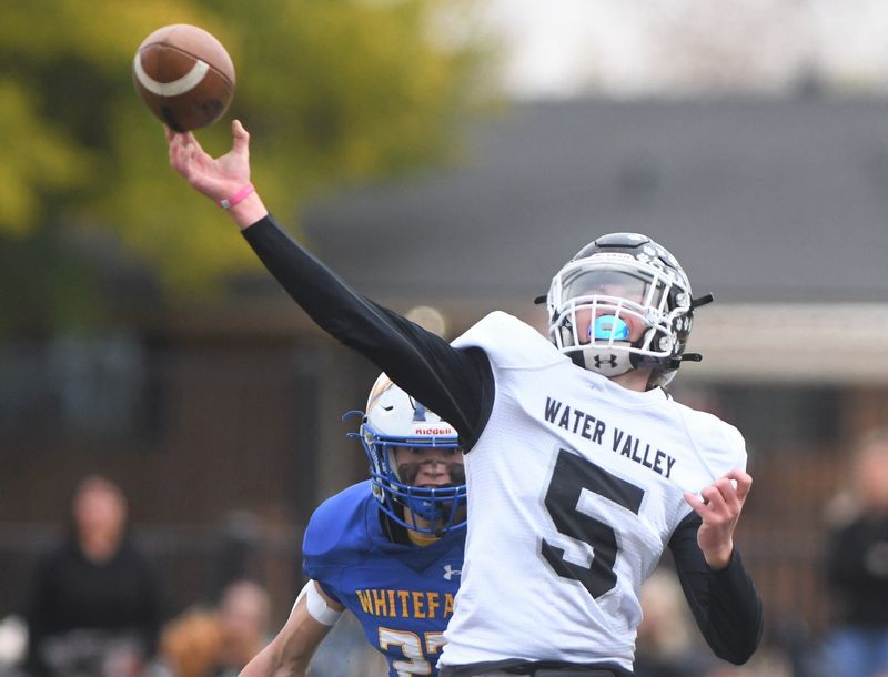 Water Valley's Landon Lacy throws the ball against Whiteface in a Class 1A Division I state semifinal six-man football game Saturday, Dec. 7, 2024, at Golden Tornado Stadium in Lamesa.