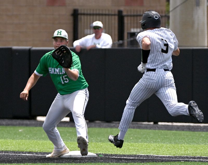 Hamlin first baseman Jantz Botos waits for the ball to arrive as Gordon’s Stryker Reed crosses the plate behind him during the Class 1A state semifinal baseball game in Abilene Saturday May 31, 2025. Final score was 9-6, Gordon.