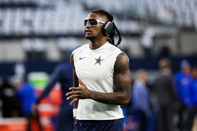 Oct 29, 2023; Arlington, Texas, USA; Dallas Cowboys wide receiver CeeDee Lamb (88) warms up before the game against the Los Angeles Rams at AT&T Stadium. Mandatory Credit: Kevin Jairaj-USA TODAY Sports