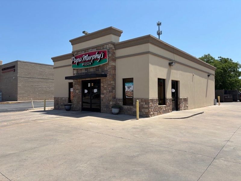 Papa Murphy's restaurant on Barrow Street has closed for business. Doors were closed Monday.