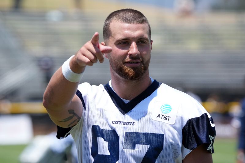 Jul 22, 2025; Oxnard, CA, USA; Dallas Cowboys tight end Jake Ferguson (87) during training camp at the River Ridge Fields. Mandatory Credit: Kirby Lee-Imagn Images