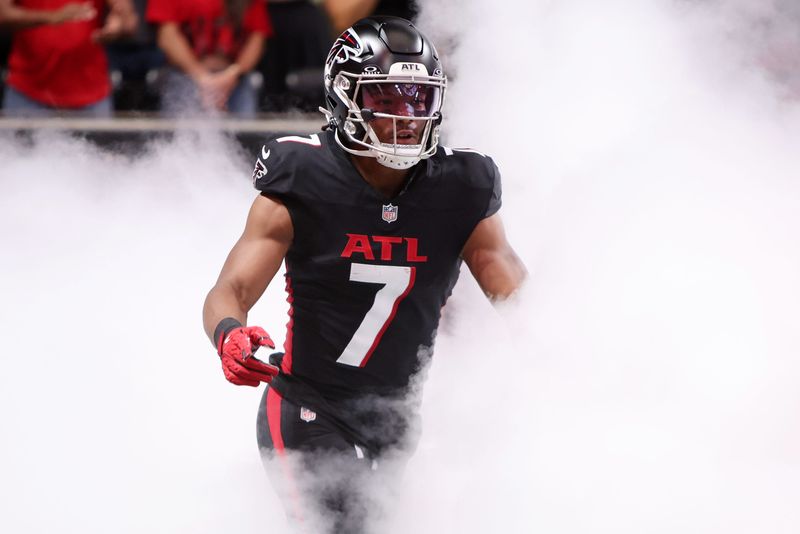 Sep 7, 2025; Atlanta, Georgia, USA; Atlanta Falcons running back Bijan Robinson (7) runs onto the field before the game against the Tampa Bay Buccaneers at Mercedes-Benz Stadium. Mandatory Credit: Brett Davis-Imagn Images