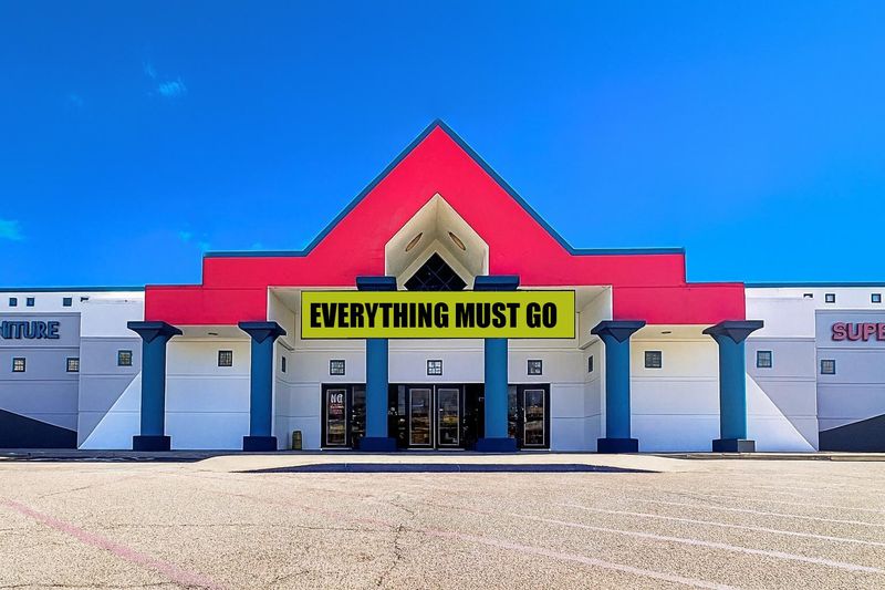 New Deal Furniture El Paso store is closing its doors after 78 years of business.