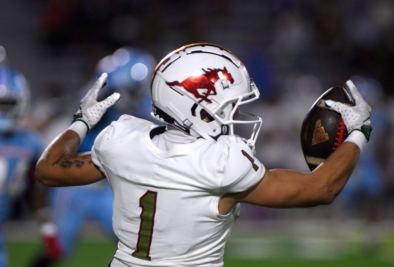 Coronado's Campbell Stanek catches a pass against Monterey in a District 2-5A Division I football game, Friday, Oct. 3, 2025, at Lowrey Field.