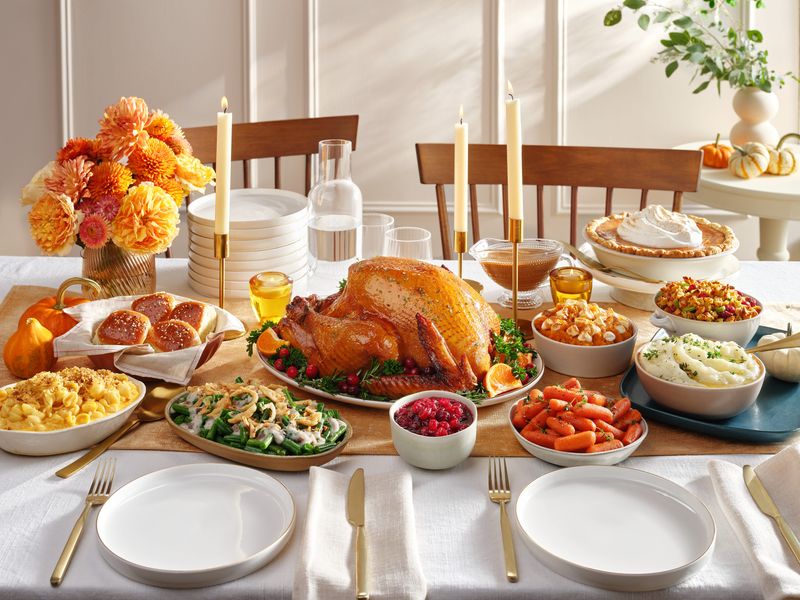 Nationwide grocer Aldi's Thanksgiving meal for 10 people will cost $40 this year.