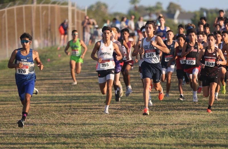 San Diego's Abel Rodriguez leads the pack early in the boys Class 3A race at the UIL Region IV championships at Texas A&M-Corpus Christi's Dugan Stadium on Monday, Oct. 20, 2025.