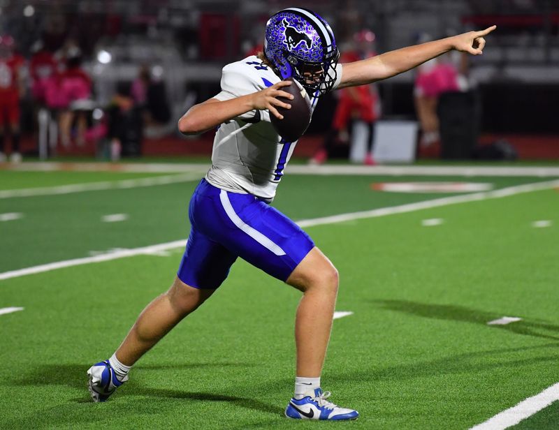 City View's Keylan Marks signals first down during a game against Holliday on Thursday, Oct. 23, 2025 at Holliday High School.