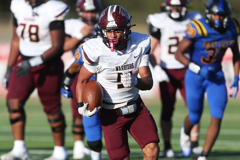 Tuloso-Midway's Damian Figueroa breaks into the clear for a touchdown run during a bi-district playoff game against Bay City at Victoria's Memorial Stadium on Saturday, Nov. 15, 2025.