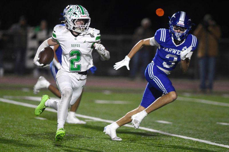 Ropes’ Zayden Pittman runs after a catch during the Class 2A Division II area playoff football game against Farwell, Friday, Nov. 21, 2025, at Wildcat Stadium in Littlefield.