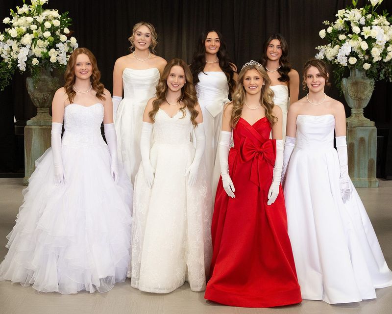 Back row: Landry Allen, Campbell Beeler, London Bird
Front row: Katelyn Bollens, Meridith Bradley, Reese Rogers (JewelDeb), Erin Brodbeck