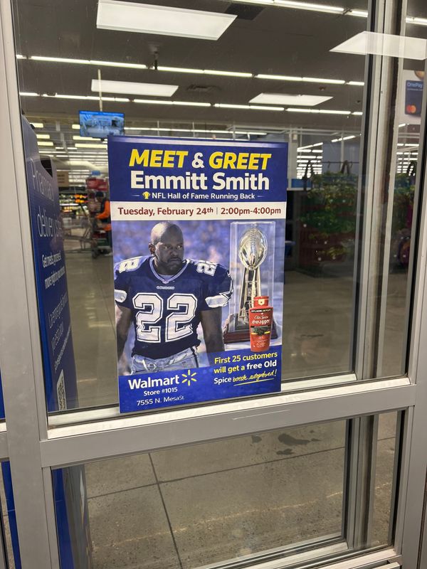 Dallas Cowboys legend Emmitt Smith is set to make an appearance at Walmart.