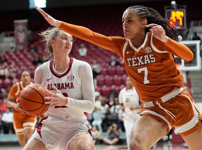 Mar 1, 2026; Tuscaloosa, AL, USA; Texas guard Jordan Lee (7) defends as Alabama guard Karly Weathers (22) prepares to make a pass at Coleman Coliseum. Mandatory Credit: Gary Cosby Jr.-Tuscaloosa News