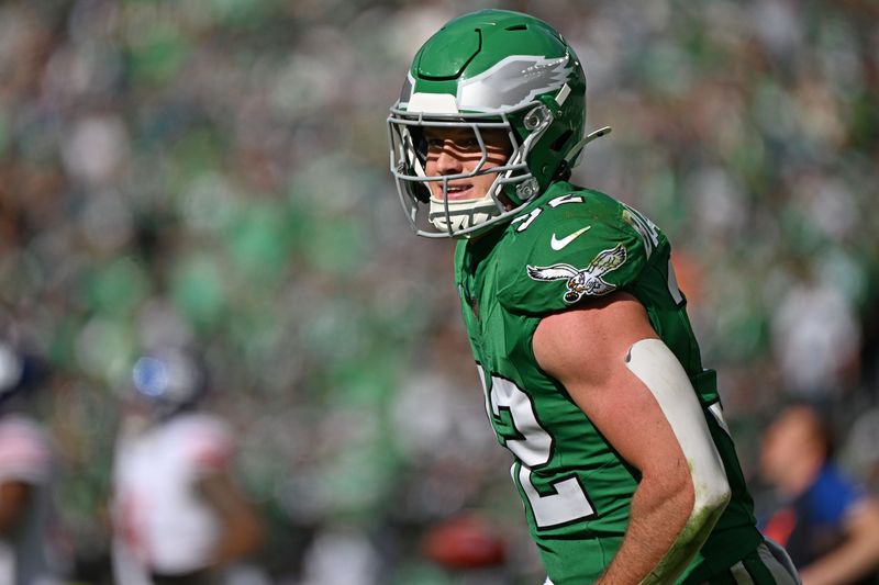 Oct 26, 2025; Philadelphia, Pennsylvania, USA; Philadelphia Eagles safety Reed Blankenship (32) against the New York Giants at Lincoln Financial Field. Mandatory Credit: Eric Hartline-Imagn Images