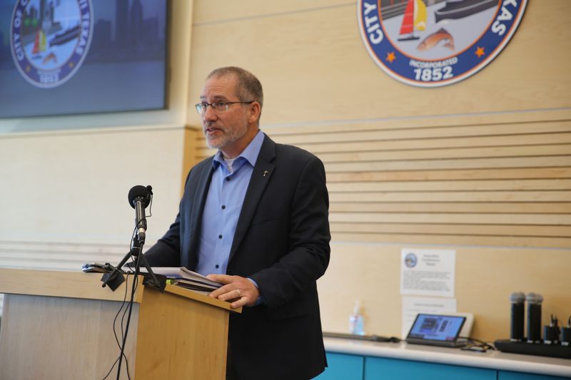 Nick Winkelmann, interim chief operating officer of Corpus Christi Water, briefs media on the city's water situation on March 13.