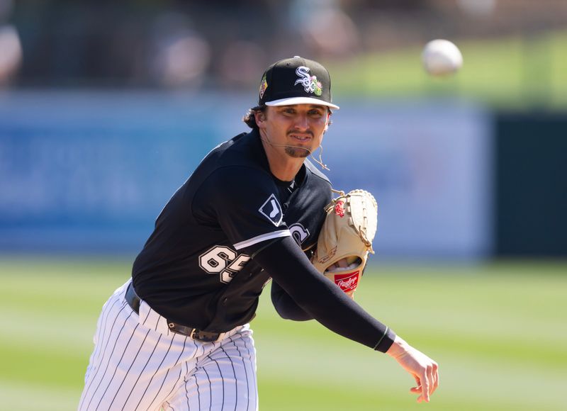 Mar 2, 2026; Phoenix, Arizona, USA; Chicago White Sox pitcher Davis Martin against the San Francisco Giants during a spring training game at Camelback Ranch-Glendale. Mandatory Credit: Mark J. Rebilas-Imagn Images