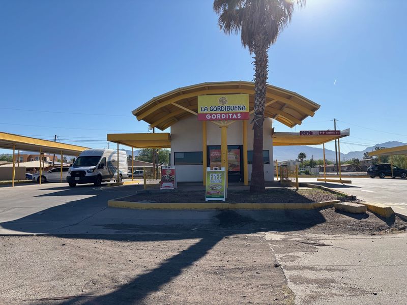 La Gordibuena at 6800 Doniphan Drive