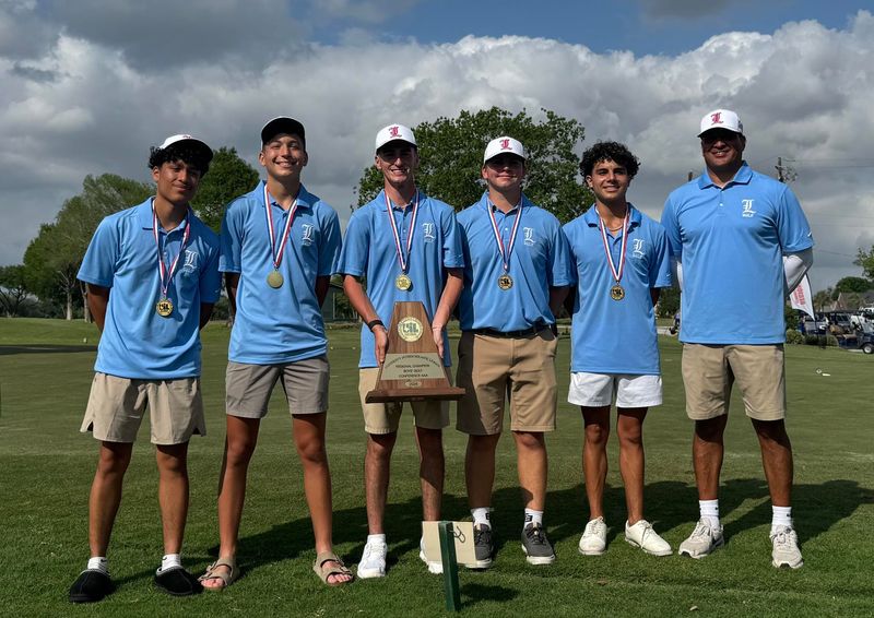 The London boys golf team captured its third consecutive regional golf title.