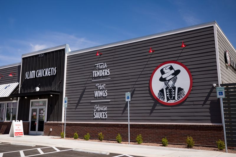 Slim Chickens, a chicken tender and wing chain, is set to open Tuesday, April 21, 2026, at 3152 N. Zaragoza Road in far East El Paso.