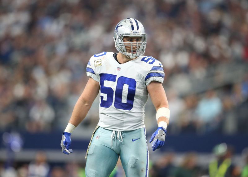 Nov 20, 2016; Arlington, TX, USA; Dallas Cowboys linebacker Sean Lee (50) during the game against the Baltimore Ravens at AT&T Stadium. Mandatory Credit: Matthew Emmons-USA TODAY Sports