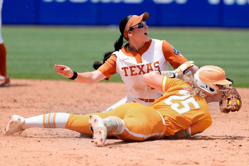 Tennessee Lady Volunteers infielder Ella Dodge (25) makes it to second in front of Texas Longhorns utility Leighann Goode (43) in the third inning of a Women's College World Series softball game between the Tennessee Volunteers and the Texas Longhorns at Devon Park in Oklahoma City, Thursday, May 28, 2026. Tennessee won 6-3.