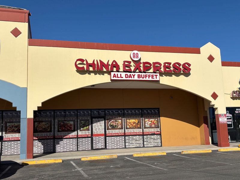 Sunny’s China Express at 8820 North Loop Drive