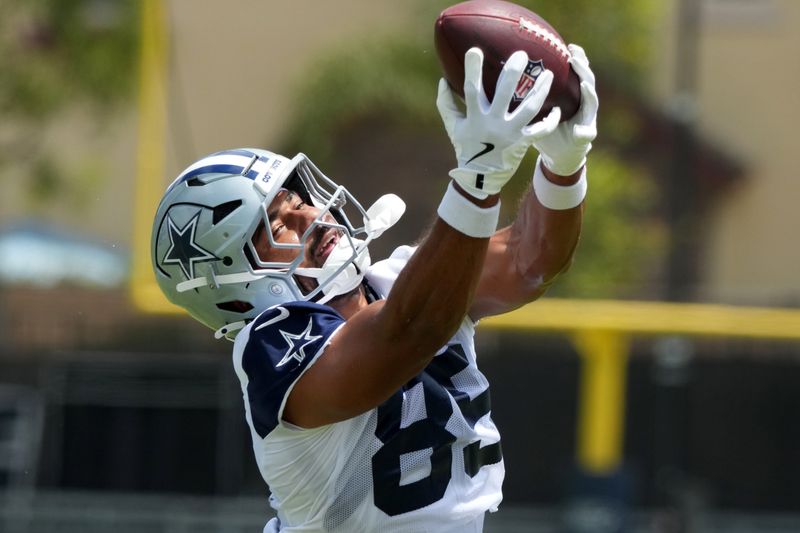 Jul 29, 2026; Oxnard, CA, USA; Dallas Cowboys tight end Princeton Fant (85) catches the ball at training camp at River Ridge Playing Fields. Mandatory Credit: Kirby Lee-Imagn Images