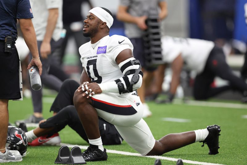 Jul 31, 2026; Houston, TX, USA; Houston Texans linebacker Azeez Al-Shaair (0) during training camp at Houston Methodist Training Center. Mandatory Credit: Troy Taormina-Imagn Images