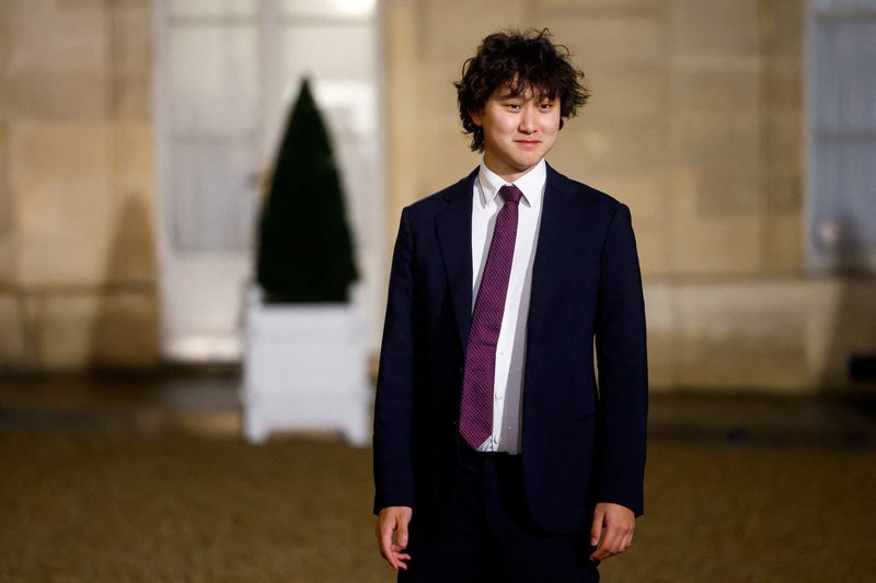 FILE PHOTO: Alexandr Wang, CEO of Scale AI, arrives for a meeting with international investors in IA at the Elysee Palace as part of the Artificial Intelligence (AI) Action Summit in Paris, France, February 10, 2025. REUTERS/Gonzalo Fuentes/File Photo