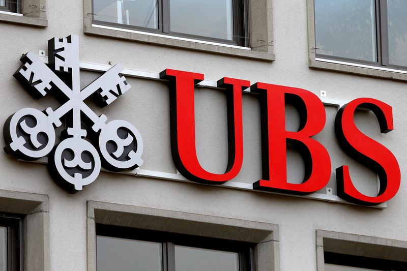 FILE PHOTO: The company's logo is seen at a branch of Swiss bank UBS in Zurich, Switzerland February 2, 2016.   REUTERS/Arnd Wiegmann/File Photo