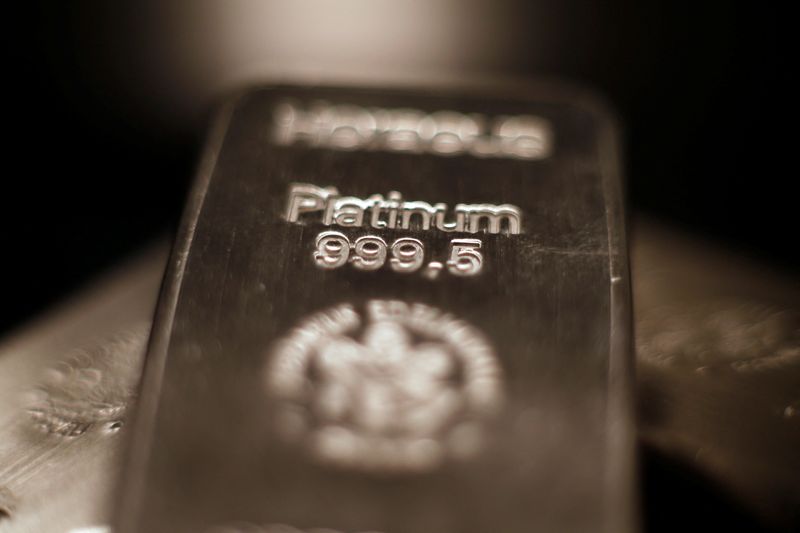 FILE PHOTO: Platinum bars are stacked at the safe deposit boxes room of the ProAurum gold house in Munich March 6, 2014.     REUTERS/Michael Dalder/File Photo