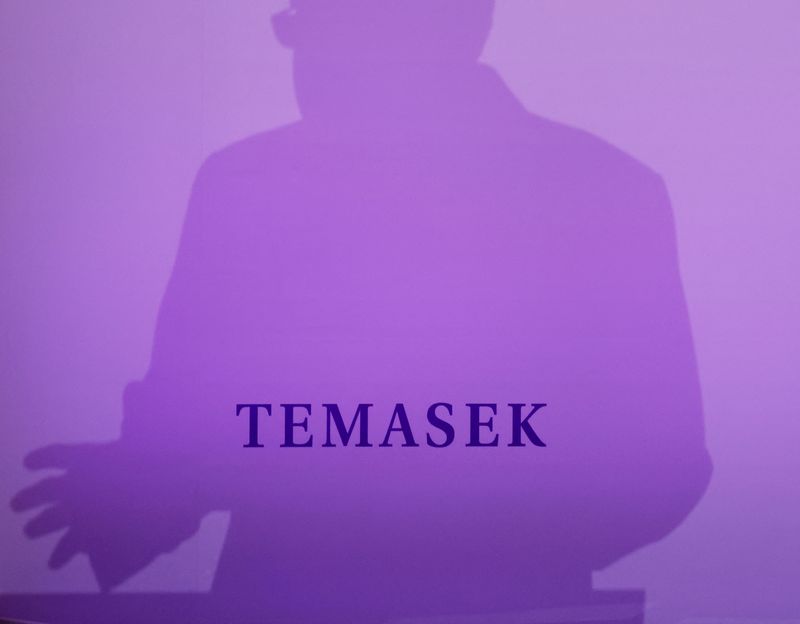 FILE PHOTO: A Temasek signage is pictured in Singapore in July 2023. REUTERS/Edgar Su/File Photo