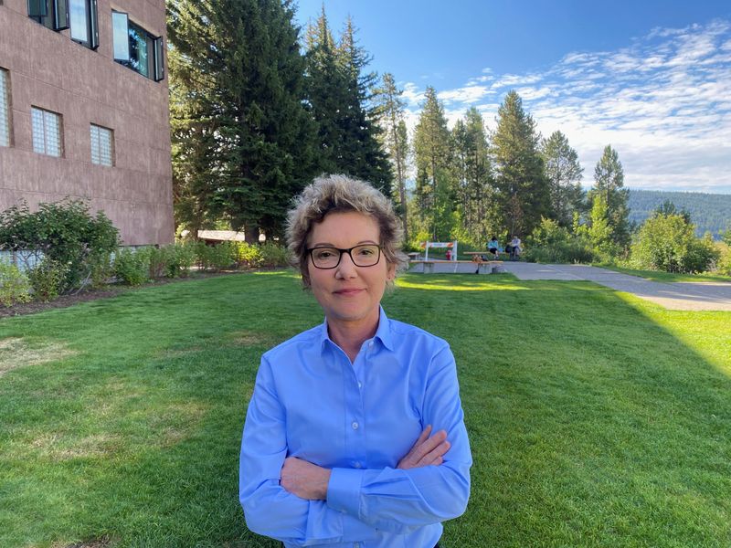 FILE PHOTO: Federal Reserve Bank of San Francisco President Mary Daly poses for a photograph at the Kansas City Federal Reserve Bank's annual Economic Policy Symposium in Jackson Hole, Wyoming, U.S. August 25, 2023. REUTERS/Ann Saphir/ File Photo