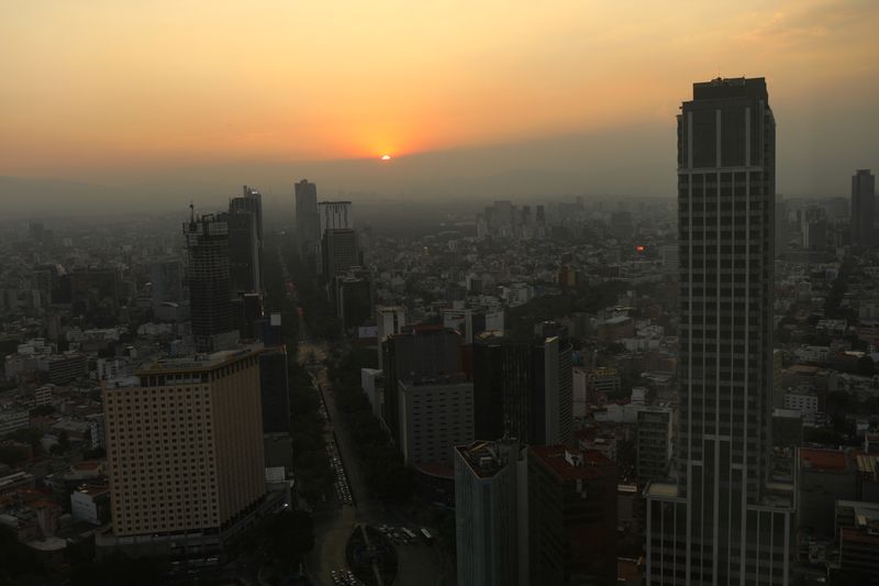 A view of the skyline during a sunset along Reforma Avenue in Mexico City, Mexico, November 6, 2023. REUTERS/Jose Luis Gonzalez