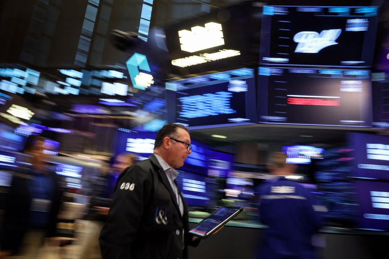 Traders work on the floor at the New York Stock Exchange (NYSE) in New York City, U.S., September 9, 2025.  REUTERS/Brendan McDermid
