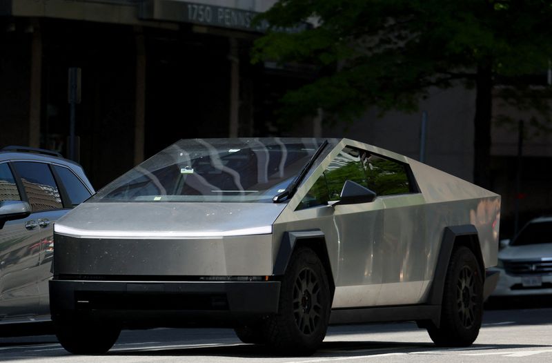 Cybertruck vs. Ford F-150 Lightning: The Electric Truck War