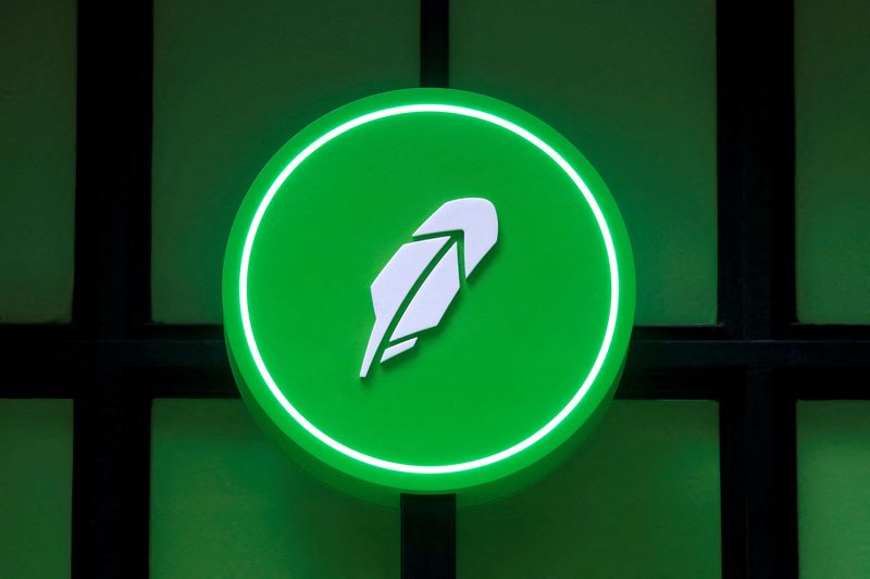 FILE PHOTO: The logo of Robinhood Markets, Inc. is seen at a pop-up event on Wall Street after the company's IPO in New York City, U.S., July 29, 2021.  REUTERS/Andrew Kelly/File Photo