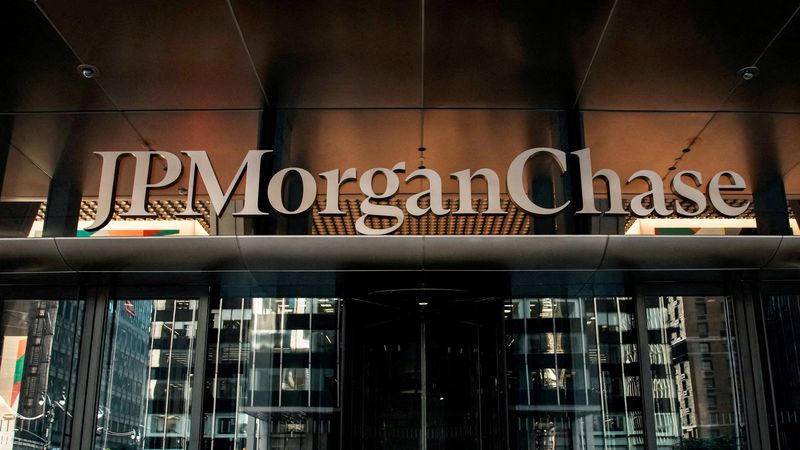 FILE PHOTO: The JPMorgan Chase & Co. building before the ribbon cutting ceremony, at the firm's new headquarters at 270 Park Avenue, in New York City, U.S., October 21, 2025. REUTERS/Eduardo Munoz/File Photo