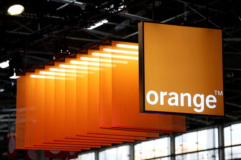 FILE PHOTO: The logo of French telecom operator Orange is seen during the Viva Technology conference dedicated to innovation and startups at Porte de Versailles exhibition center in Paris, France, June 12, 2025. REUTERS/Benoit Tessier/File Photo