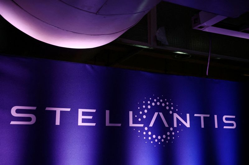 FILE PHOTO: The logo of Stellantis is seen during the Automotive Industry Day summit in Paris, France, November 4, 2025. REUTERS/Sarah Meyssonnier/File Photo