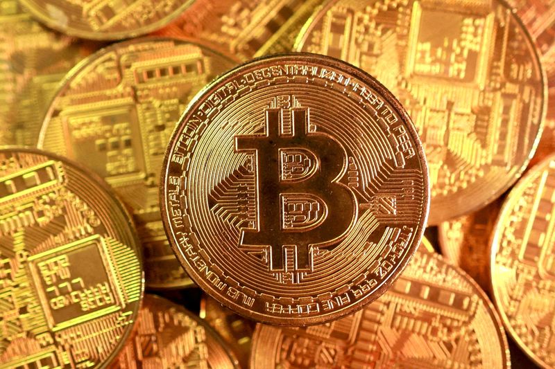 FILE PHOTO: Representation of bitcoin cryptocurrency in this illustration created on September 10, 2025. REUTERS/Dado Ruvic/File Photo