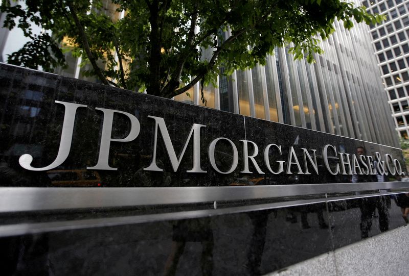 FILE PHOTO: A view of the exterior of the JP Morgan Chase & Co. corporate headquarters in New York City May 20, 2015. REUTERS/Mike Segar/File Photo