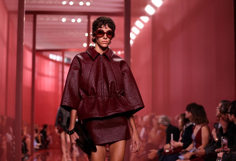 A model presents a creation from the Gucci Spring/Summer 2025 collection during Fashion Week in Milan, Italy, September 20, 2024. REUTERS/Claudia Greco
