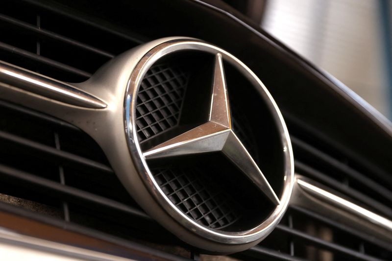 Mercedes-Benz logo is seen in this illustration taken July 28, 2025. REUTERS/Dado Ruvic/Illustration
