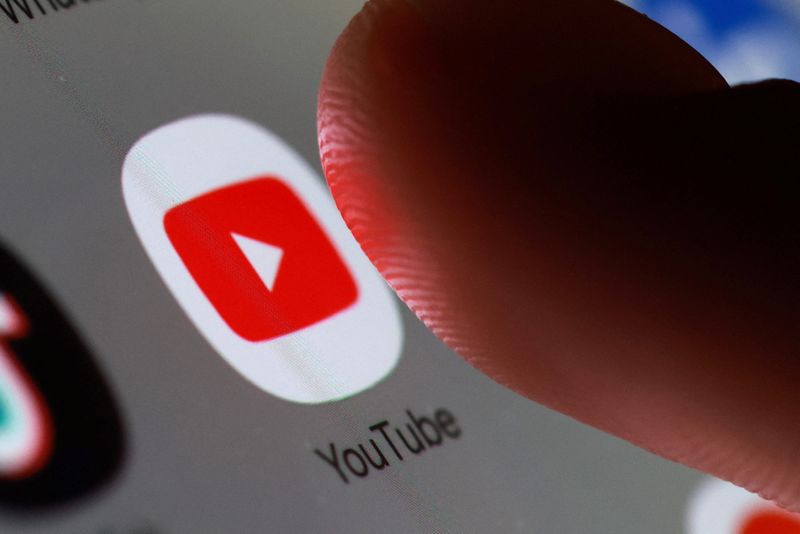 The YouTube app icon on a smartphone in this illustration taken October 27, 2025. REUTERS/Dado Ruvic/Illustration/File Photo