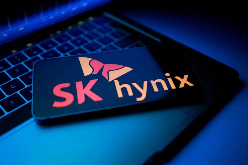 FILE PHOTO: The SK hynix logo appears in this illustration taken August 25, 2025. REUTERS/Dado Ruvic/Illustration/File Photo