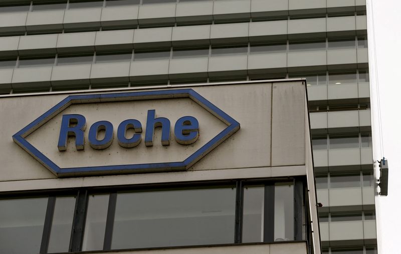 FILE PHOTO: Swiss drugmaker Roche's logo is seen at their headquarters in Basel, Switzerland October 22, 2015.REUTERS/Arnd Wiegmann/File Photo