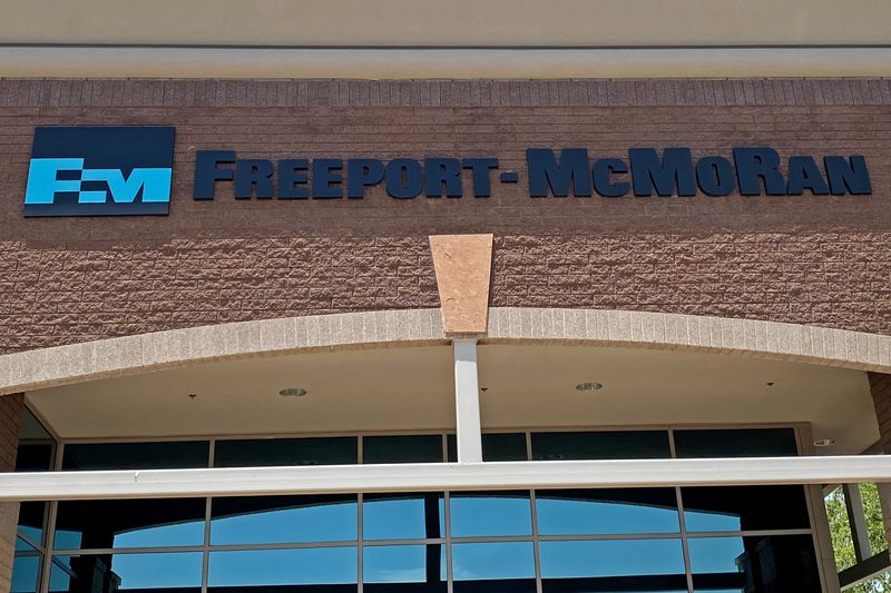 The logo of  copper miner Freeport-McMoRan Inc is displayed on their offices in Phoenix, Arizona, U.S. June 30, 2022.  REUTERS/Ernest Scheyder/File Photo